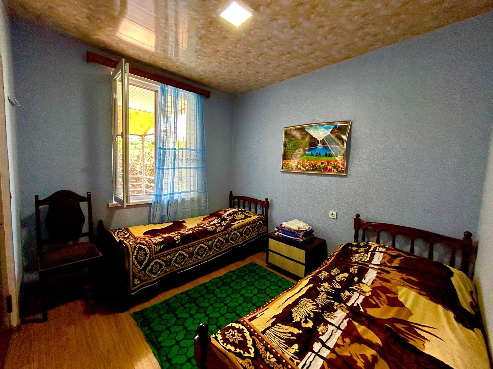 Vaso'S Guesthouse Katskhi Extérieur photo